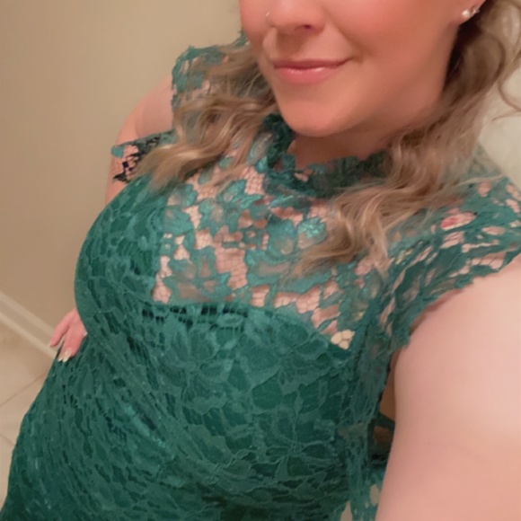 Meet your Posher, Cynthia - Picture 2 of 5